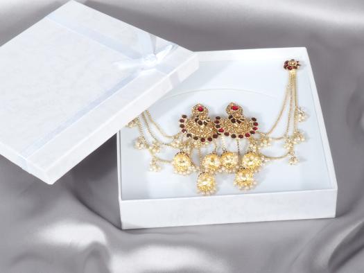 Indian earrings "Nikhila"